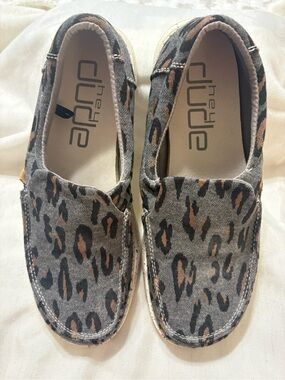 Hey Dude Wendy Leopard Print Shoes Womens Size 7 Gray Slip On Loafers